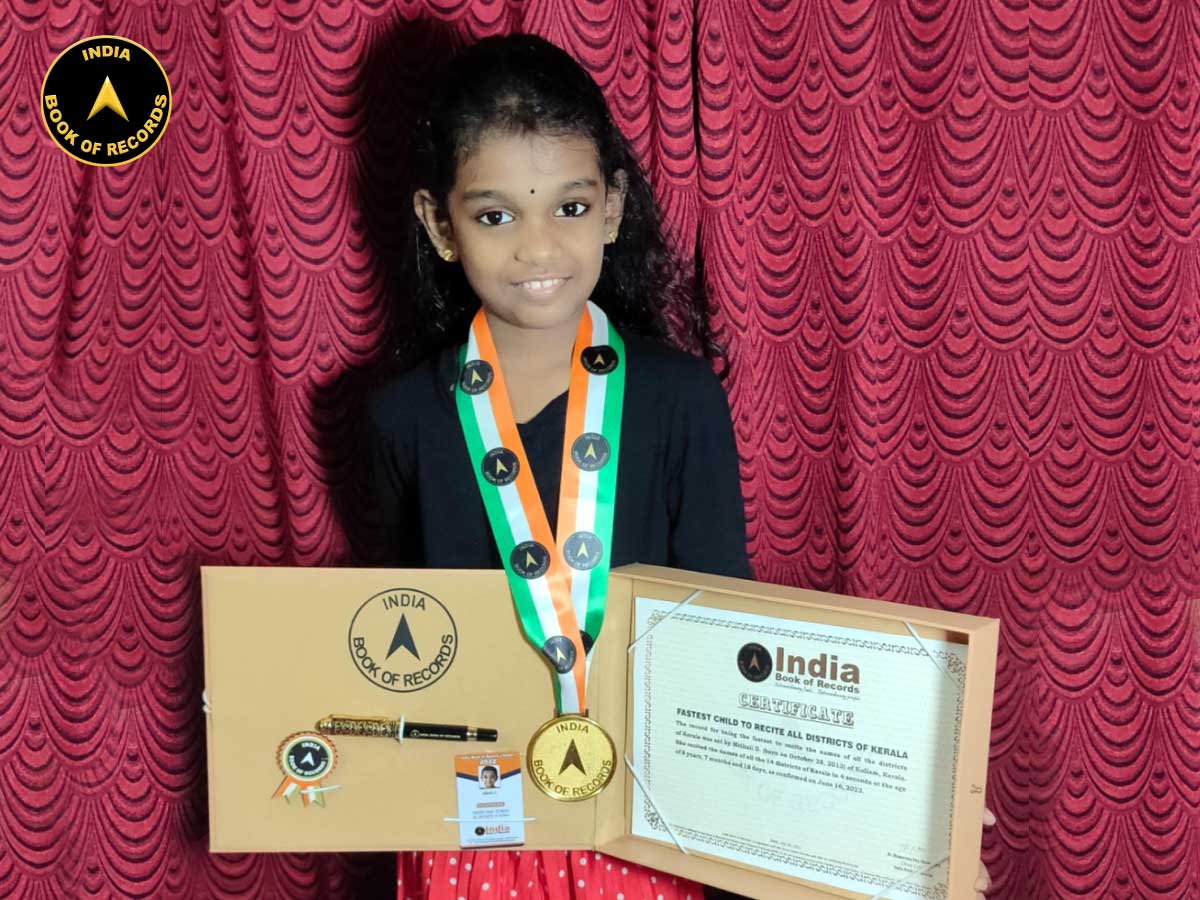 Fastest child to recite all districts of Kerala