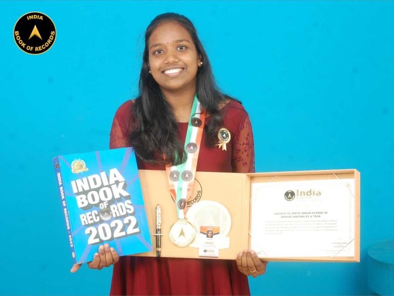Fastest To Write Indian Pledge In Mirror Writing By A Teen IBR