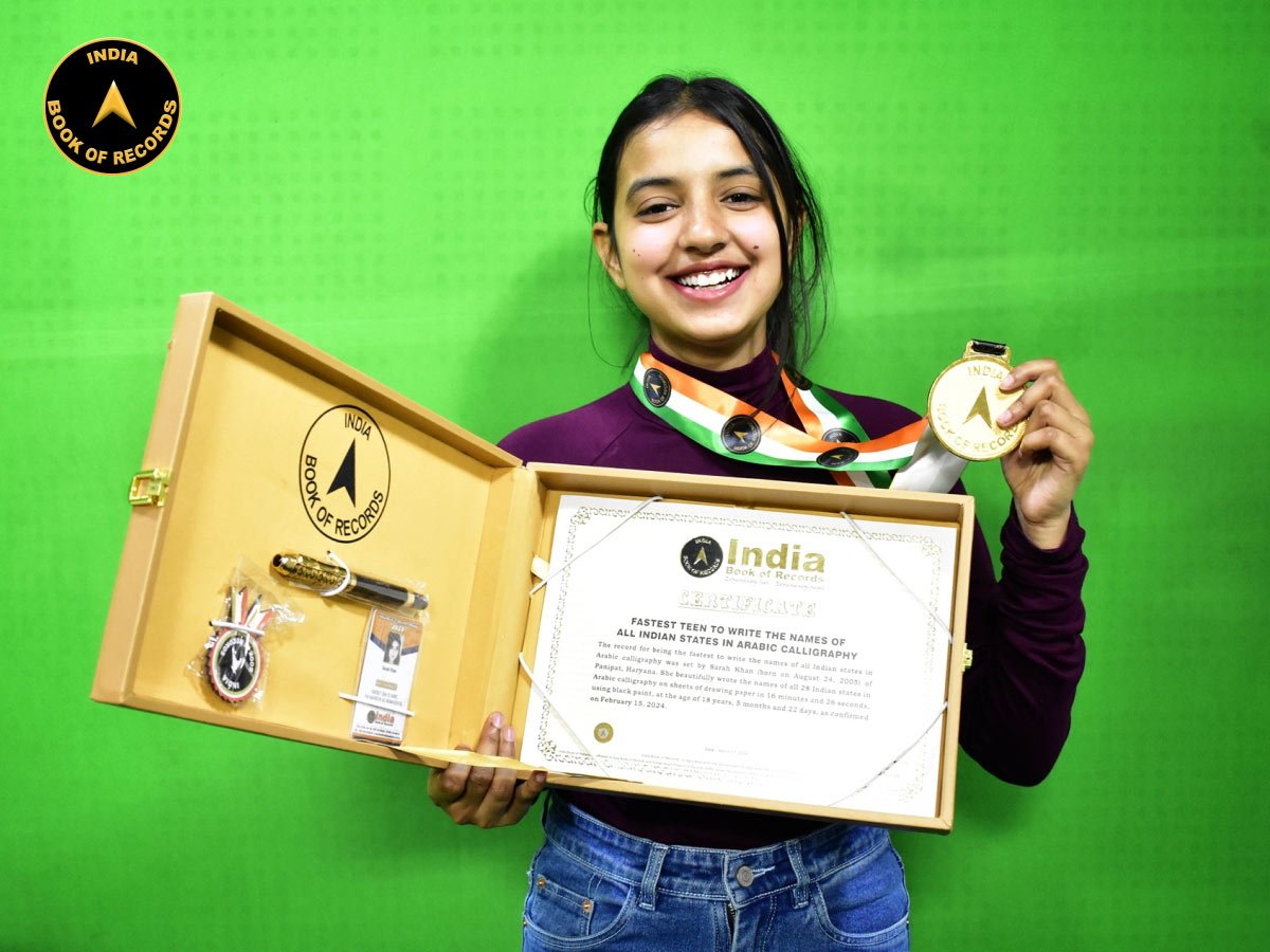 Fastest teen to write the names of all Indian states in Arabic calligraphy