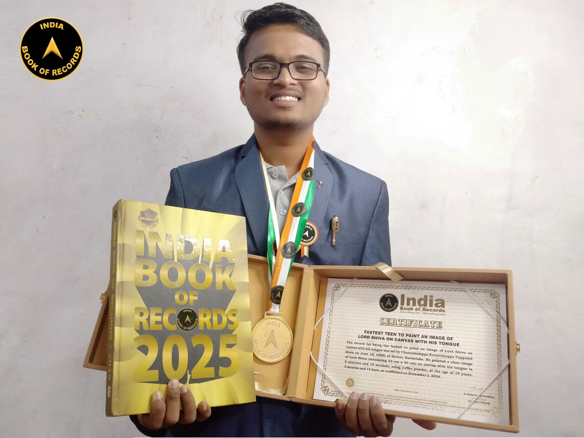 Fastest teen to paint an image of Lord Shiva on canvas with his tongue