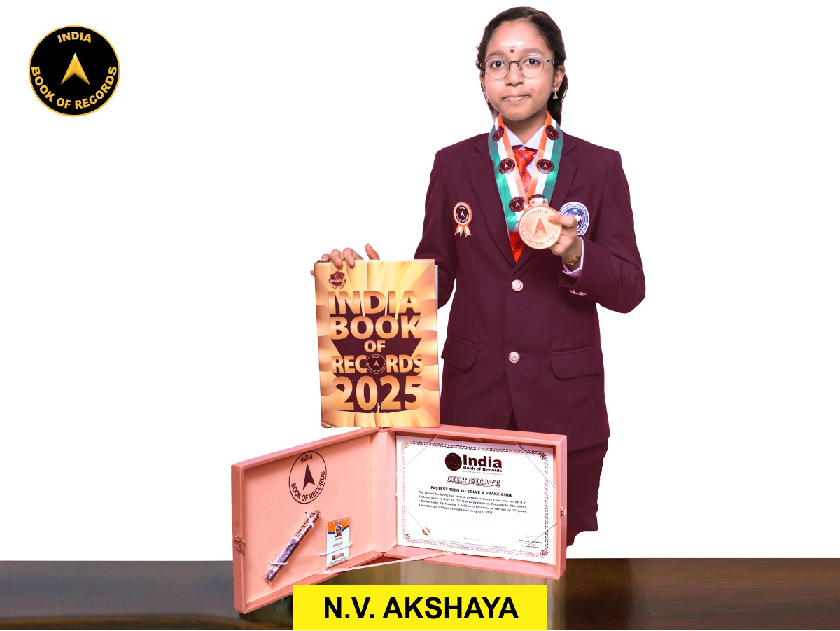 Fastest teen to solve a Snake Cube