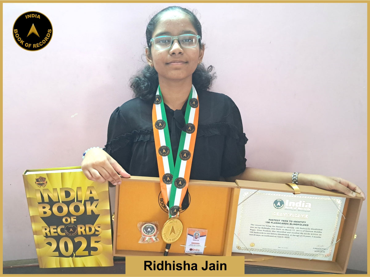 Fastest teen to identify 100 flashcards blindfolded