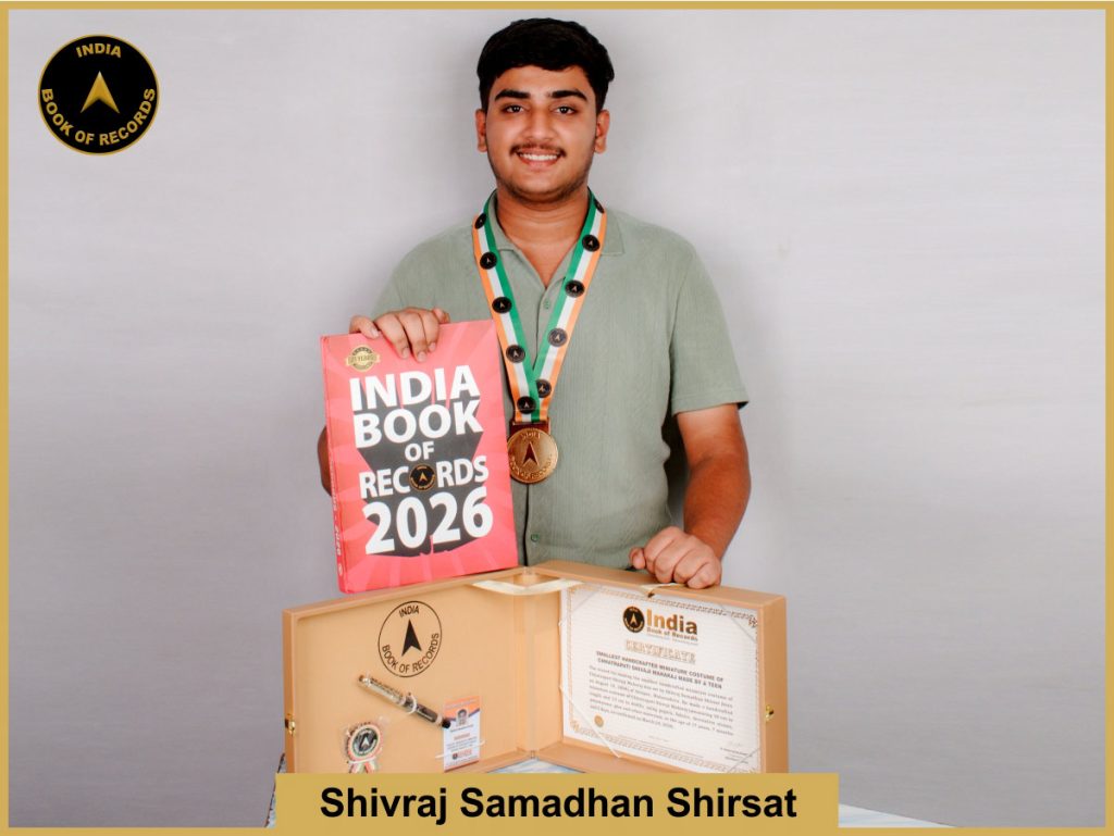 Image of Shivraj Samadhan Shirsat, Smallest handcrafted miniature costume of Chhatrapati Shivaji Maharaj made by a teen