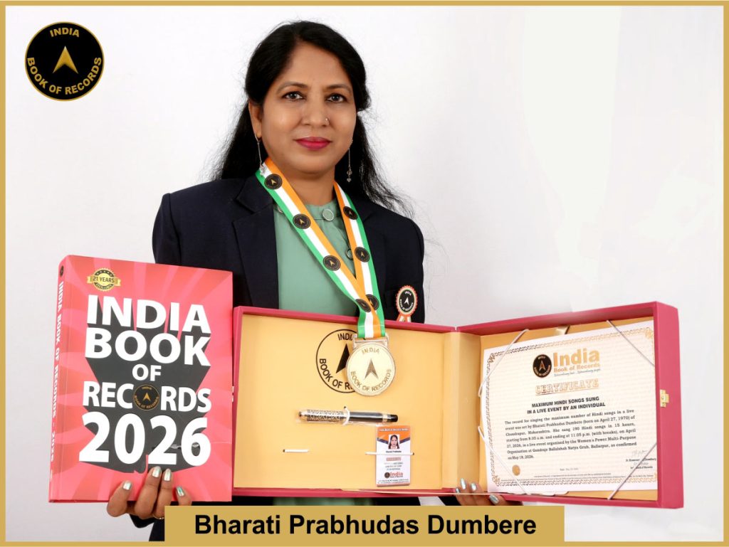 Image of Bharti Prabhudas Dumbere, Maximum Hindi songs sung in a live event by an individual.