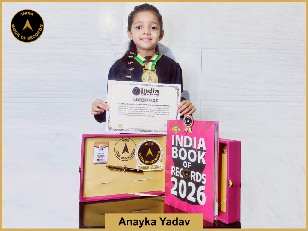 Pic of Anayka Yadav, Maximum bilingual words read by a child in one minute.