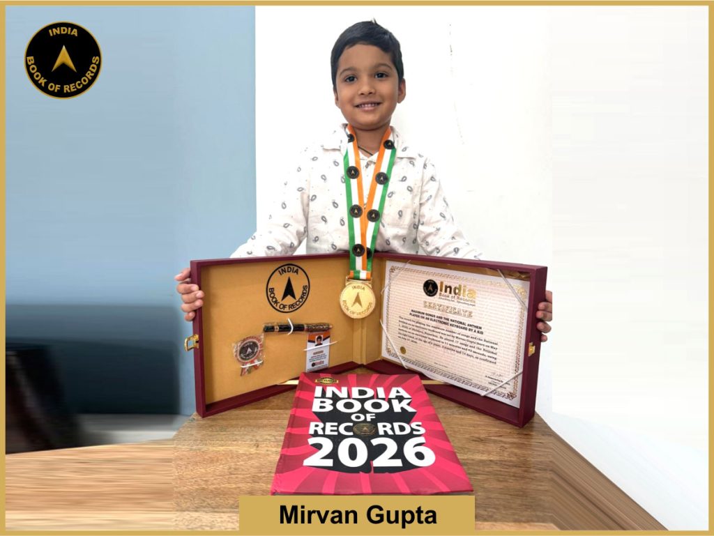 Pic of Mirvan Gupta, Maximum songs and the National Anthem played on an electronic keyboard by a kid.