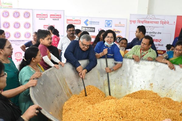 556 Kilograms of Kaccha Chiwda Prepared Without Heat 2