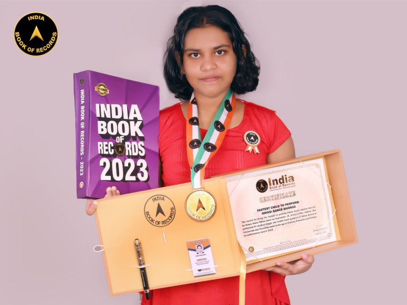 Fastest child to perform Odissi dance mudras