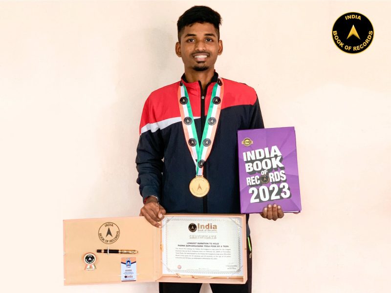 Longest duration to hold Padma Sarvangasana yoga pose by a teen
