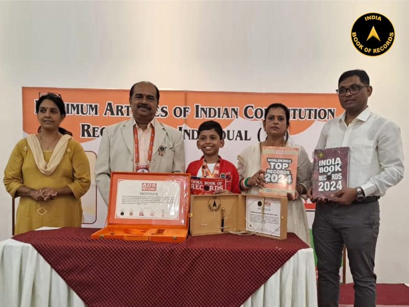 Maximum Articles of Indian Constitution Recited by an Individual