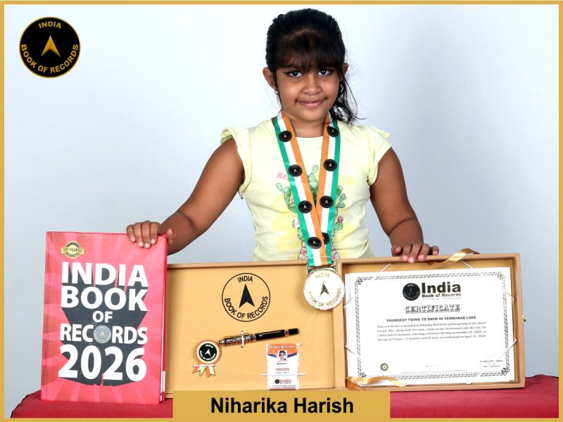 Image of Niharika Harish, Youngest twins to swim in Vembanad Lake.