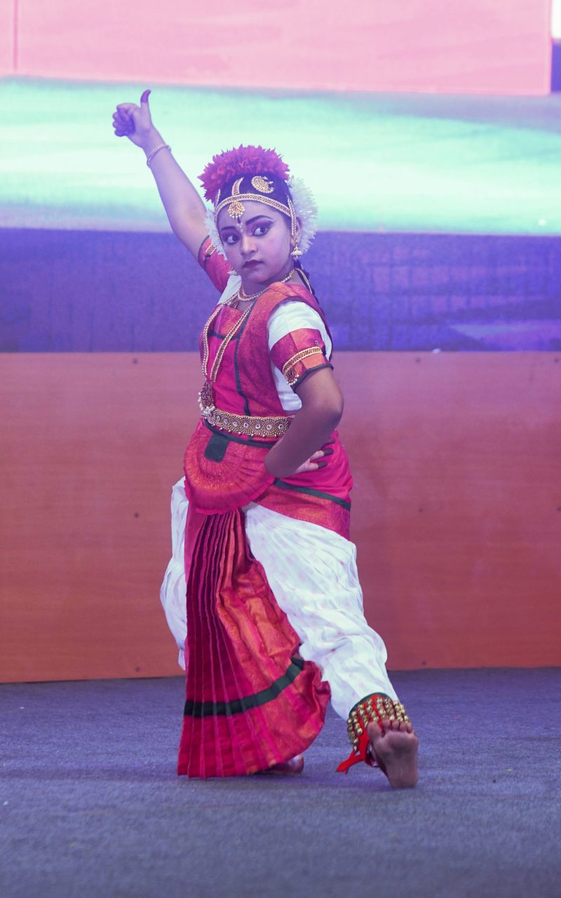 Single-minded devotion to Bharatnatyam (1)