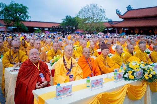 Ba-Vang-Pagoda-Shines-with-Dual-World-Records-11