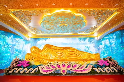 Ba-Vang-Pagoda-Shines-with-Dual-World-Records-2