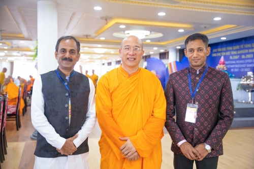 Ba-Vang-Pagoda-Shines-with-Dual-World-Records-23
