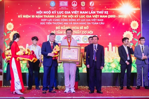 Grand-Reunion-of-World-Record-Presidents-in-Vietnam-158