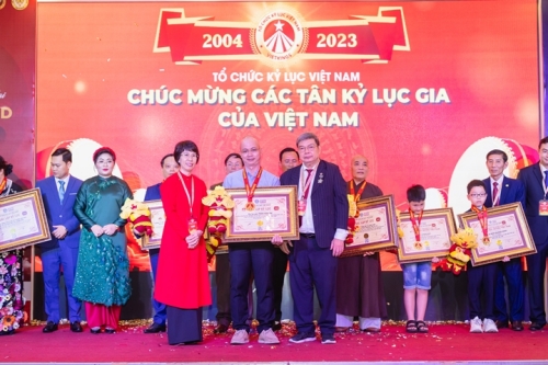 Grand-Reunion-of-World-Record-Presidents-in-Vietnam-171