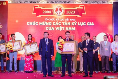 Grand-Reunion-of-World-Record-Presidents-in-Vietnam-179
