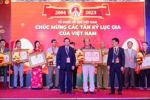 Grand-Reunion-of-World-Record-Presidents-in-Vietnam-184