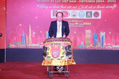 Mega-Celebration-of-Two-Decades-of-Vietnam-Book-of-Records-104