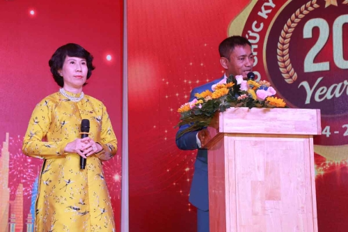 Mega-Celebration-of-Two-Decades-of-Vietnam-Book-of-Records-113