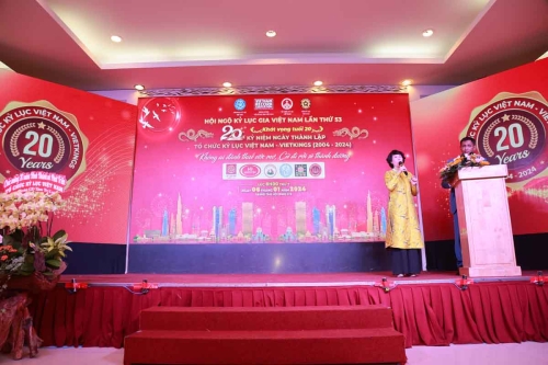 Mega-Celebration-of-Two-Decades-of-Vietnam-Book-of-Records-115