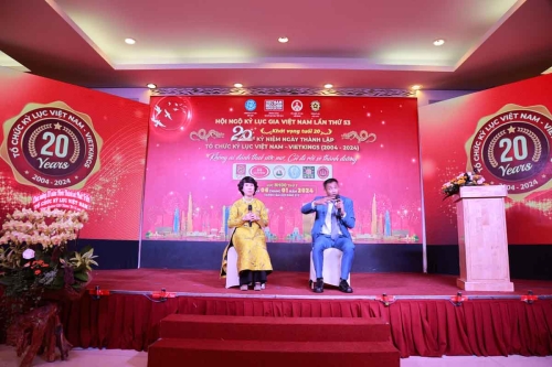 Mega-Celebration-of-Two-Decades-of-Vietnam-Book-of-Records-117