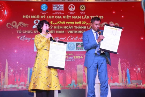 Mega-Celebration-of-Two-Decades-of-Vietnam-Book-of-Records-119
