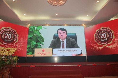 Mega-Celebration-of-Two-Decades-of-Vietnam-Book-of-Records-146
