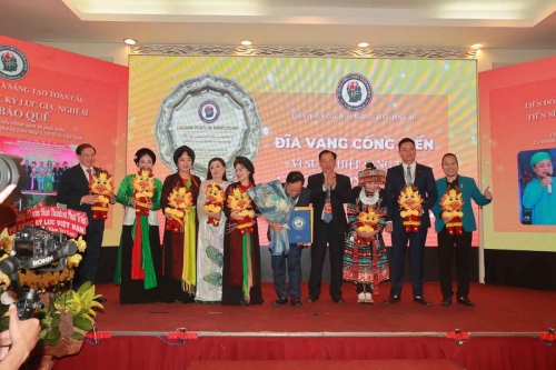 Mega-Celebration-of-Two-Decades-of-Vietnam-Book-of-Records-158