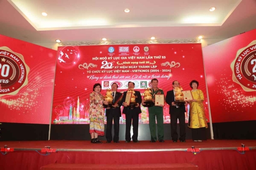 Mega-Celebration-of-Two-Decades-of-Vietnam-Book-of-Records-161