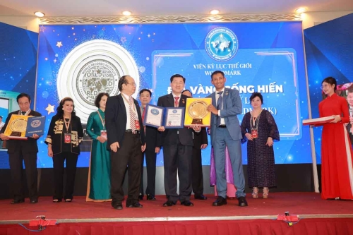 Mega-Celebration-of-Two-Decades-of-Vietnam-Book-of-Records-169