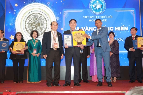 Mega-Celebration-of-Two-Decades-of-Vietnam-Book-of-Records-171