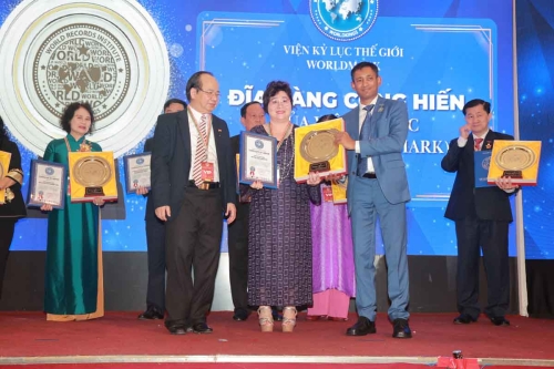 Mega-Celebration-of-Two-Decades-of-Vietnam-Book-of-Records-176