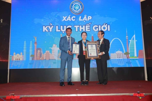 Mega-Celebration-of-Two-Decades-of-Vietnam-Book-of-Records-179