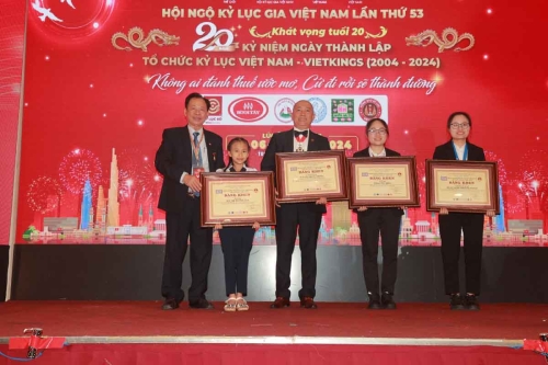 Mega-Celebration-of-Two-Decades-of-Vietnam-Book-of-Records-181