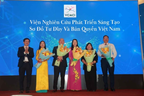 Mega-Celebration-of-Two-Decades-of-Vietnam-Book-of-Records-182