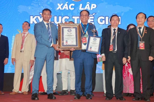 Mega-Celebration-of-Two-Decades-of-Vietnam-Book-of-Records-185