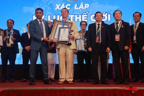 Mega-Celebration-of-Two-Decades-of-Vietnam-Book-of-Records-188