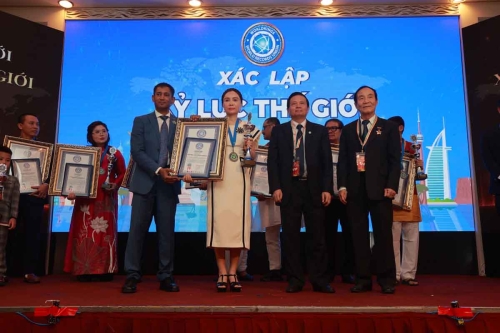 Mega-Celebration-of-Two-Decades-of-Vietnam-Book-of-Records-193