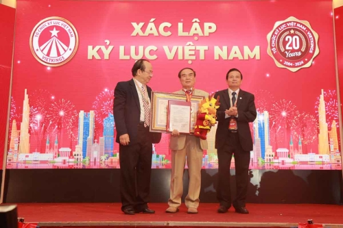 Mega-Celebration-of-Two-Decades-of-Vietnam-Book-of-Records-198