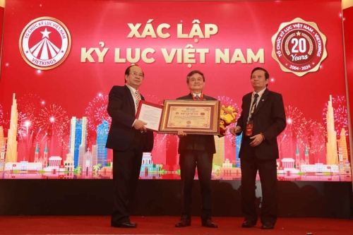 Mega-Celebration-of-Two-Decades-of-Vietnam-Book-of-Records-199