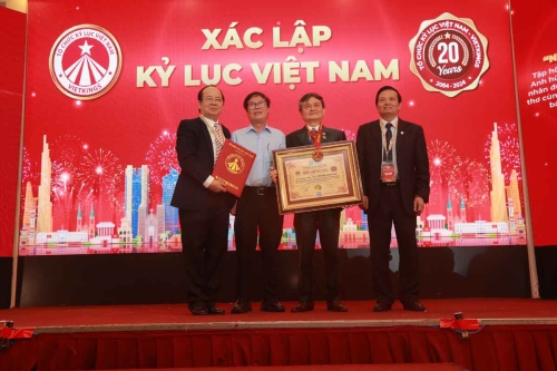 Mega-Celebration-of-Two-Decades-of-Vietnam-Book-of-Records-201