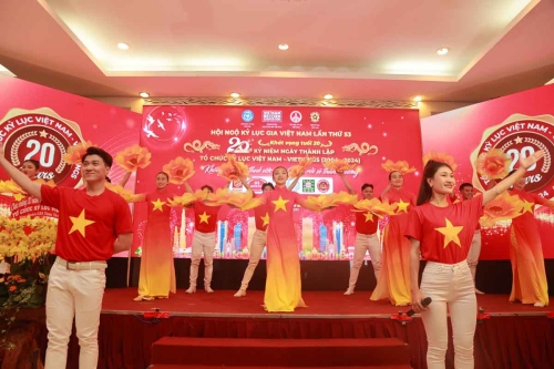 Mega-Celebration-of-Two-Decades-of-Vietnam-Book-of-Records-209