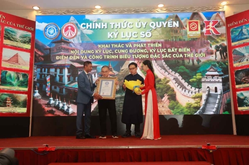 Mega-Celebration-of-Two-Decades-of-Vietnam-Book-of-Records-223