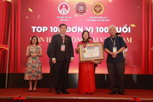 Mega-Celebration-of-Two-Decades-of-Vietnam-Book-of-Records-236