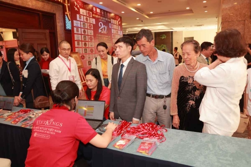 Mega-Celebration-of-Two-Decades-of-Vietnam-Book-of-Records-25