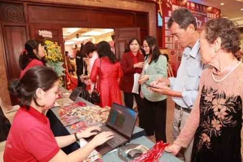 Mega-Celebration-of-Two-Decades-of-Vietnam-Book-of-Records-26