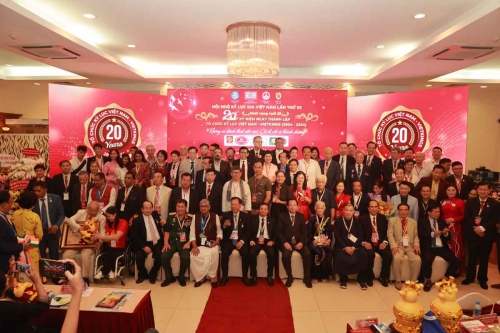 Mega-Celebration-of-Two-Decades-of-Vietnam-Book-of-Records-279