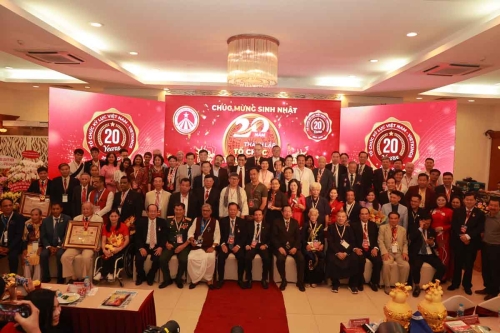 Mega-Celebration-of-Two-Decades-of-Vietnam-Book-of-Records-281